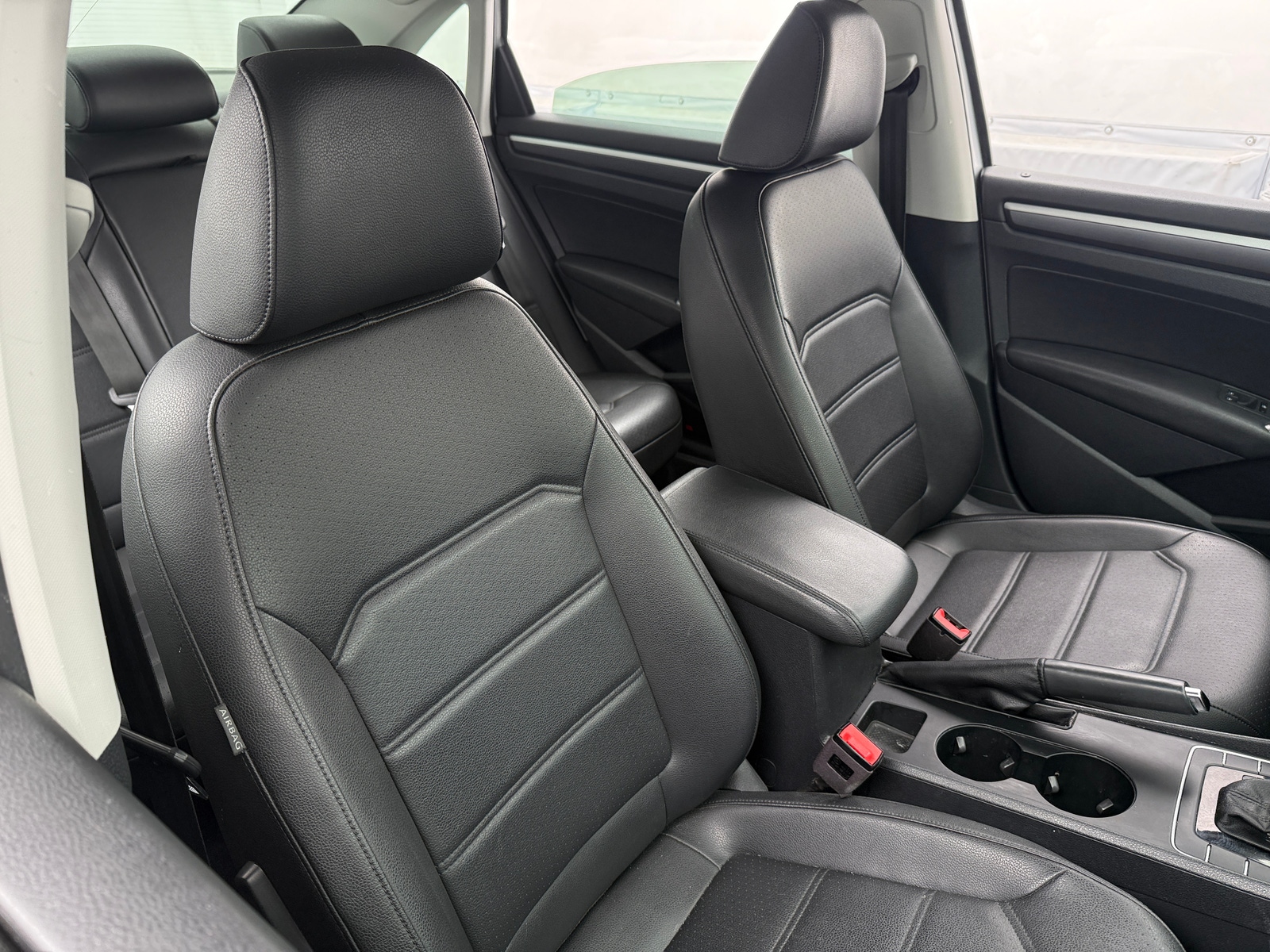 Thumbnail: 2018 Volkswagen Passat - 2