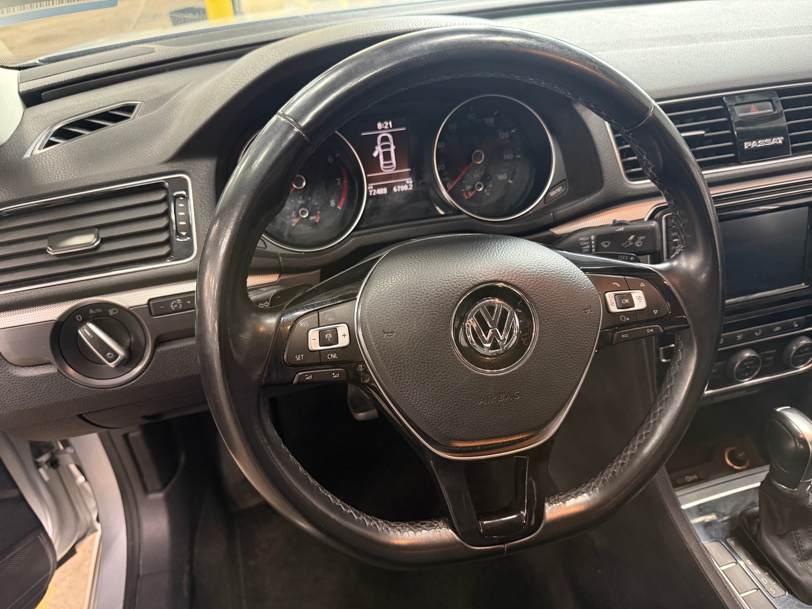 Thumbnail: 2018 Volkswagen Passat - 5