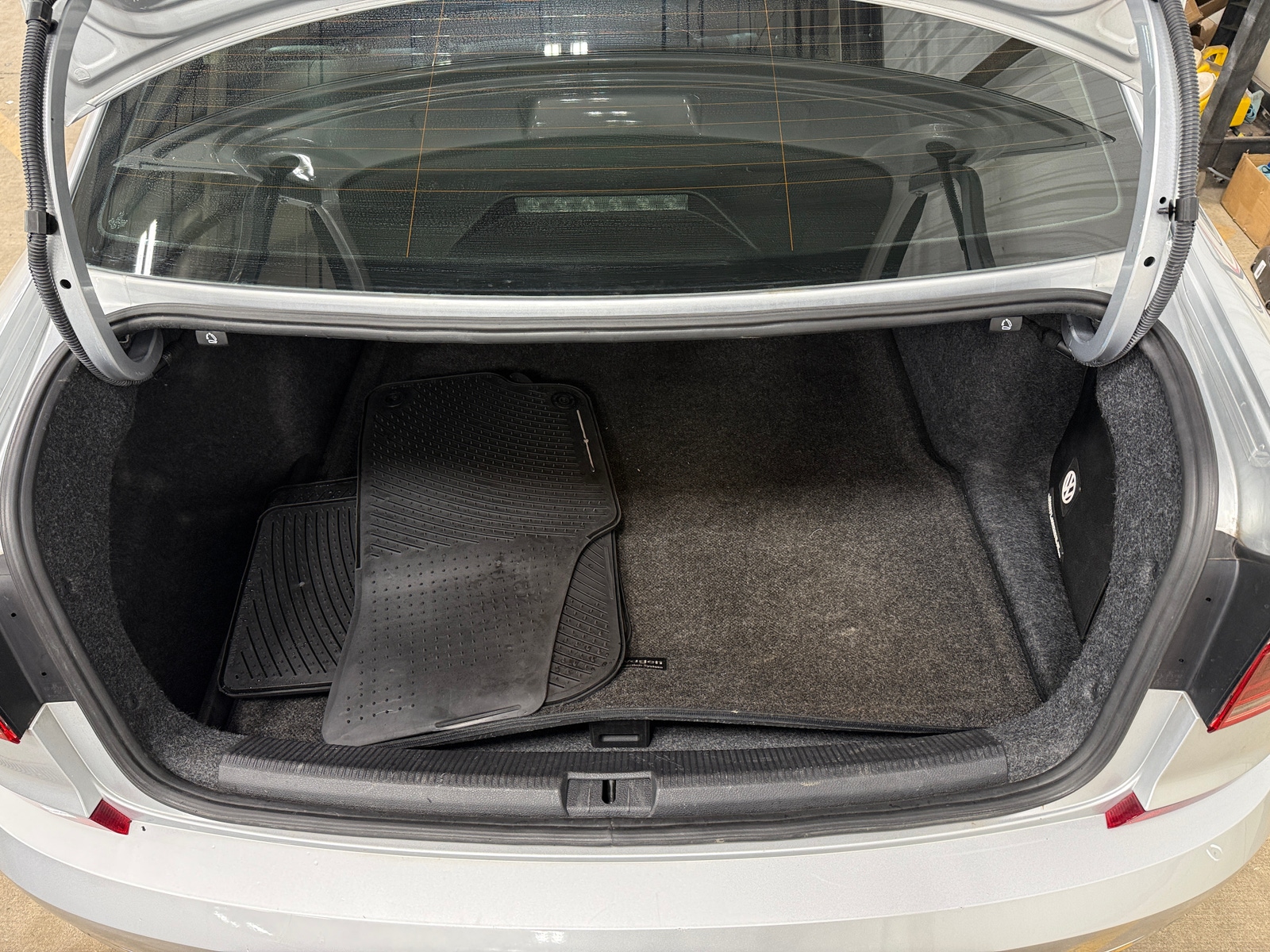 Thumbnail: 2018 Volkswagen Passat - 7