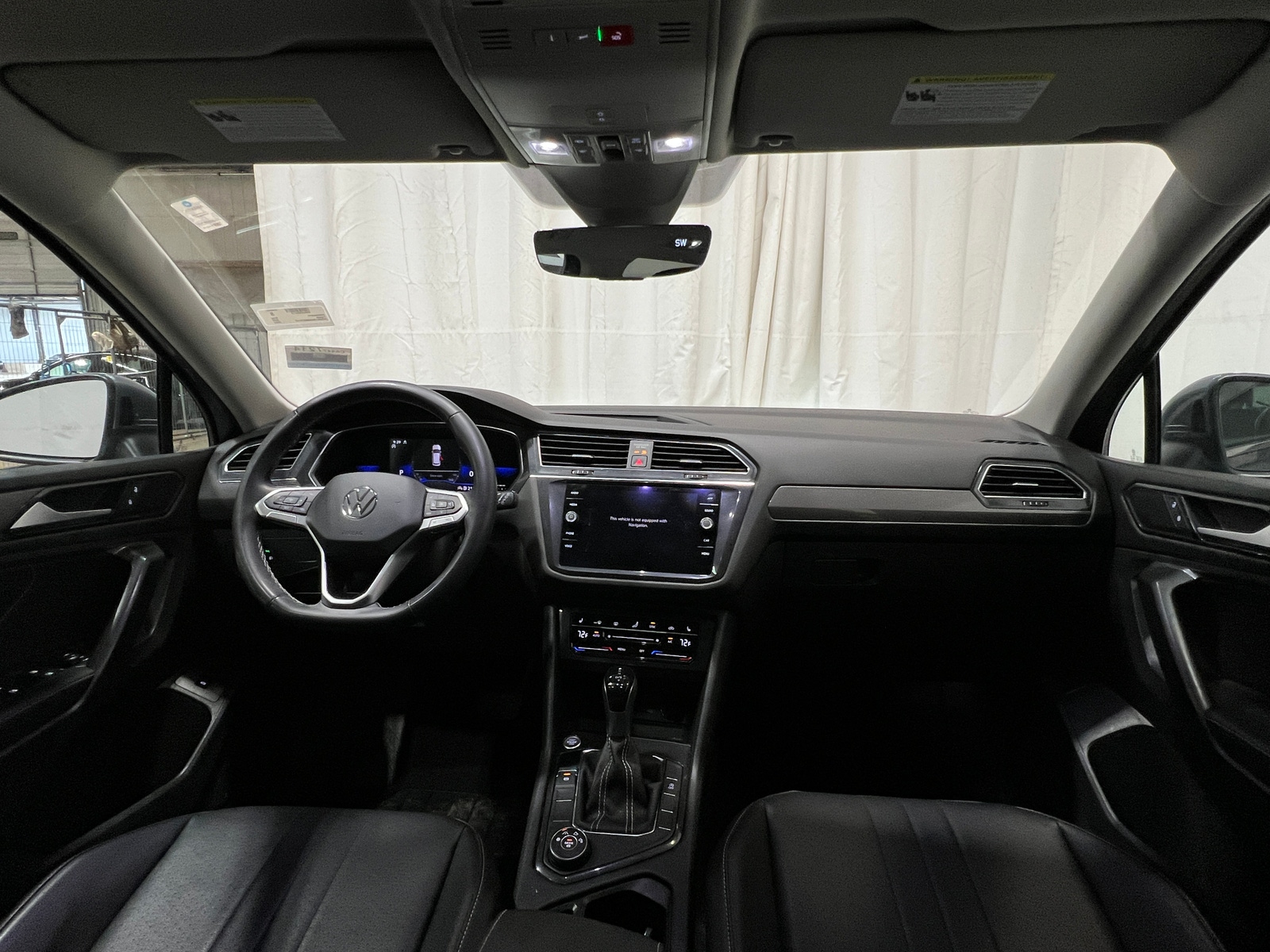 Thumbnail: 2022 Volkswagen Tiguan - 2