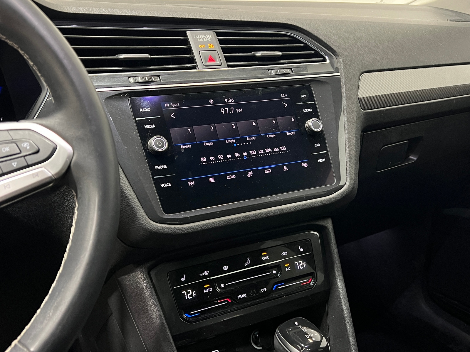 Thumbnail: 2022 Volkswagen Tiguan - 3