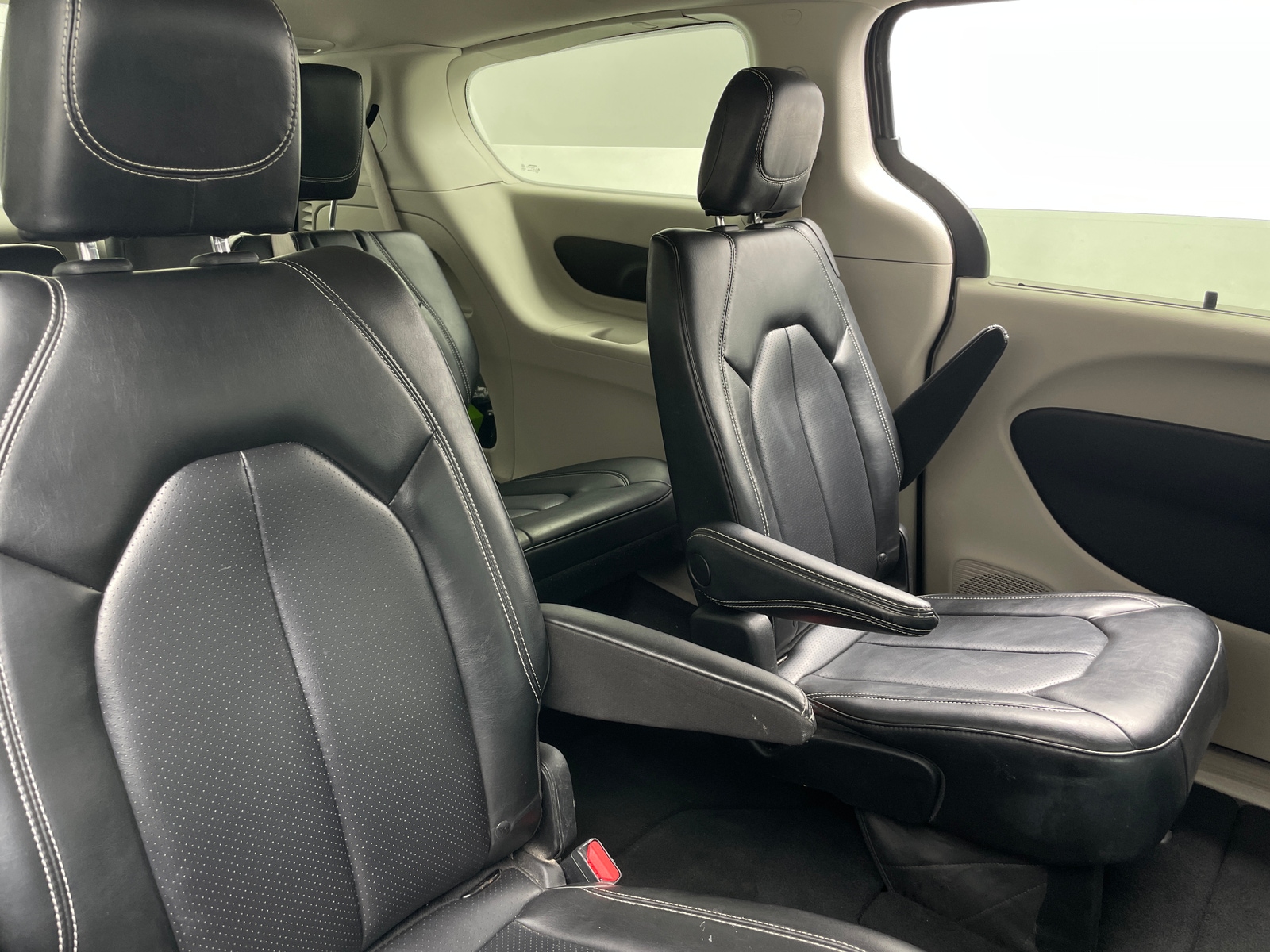 Thumbnail: 2023 Chrysler Pacifica - 5