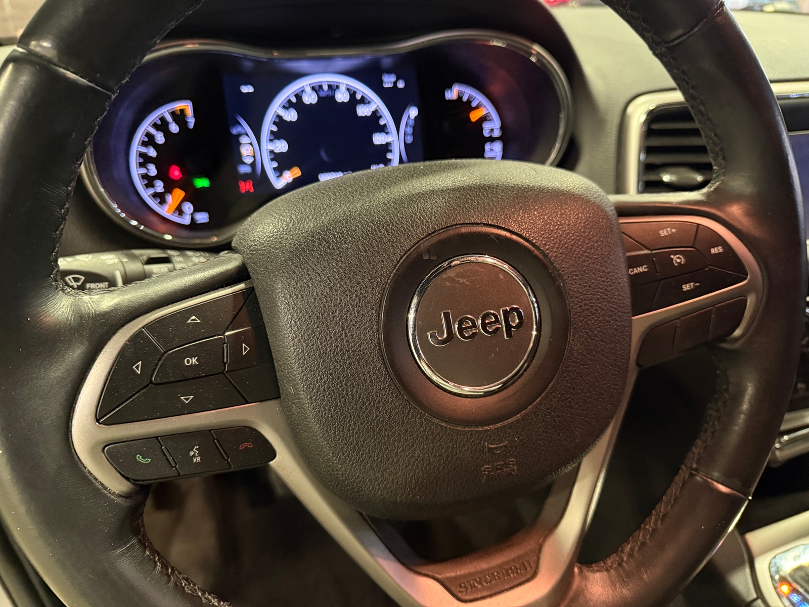 Thumbnail: 2018 Jeep Grand Cherokee - 5