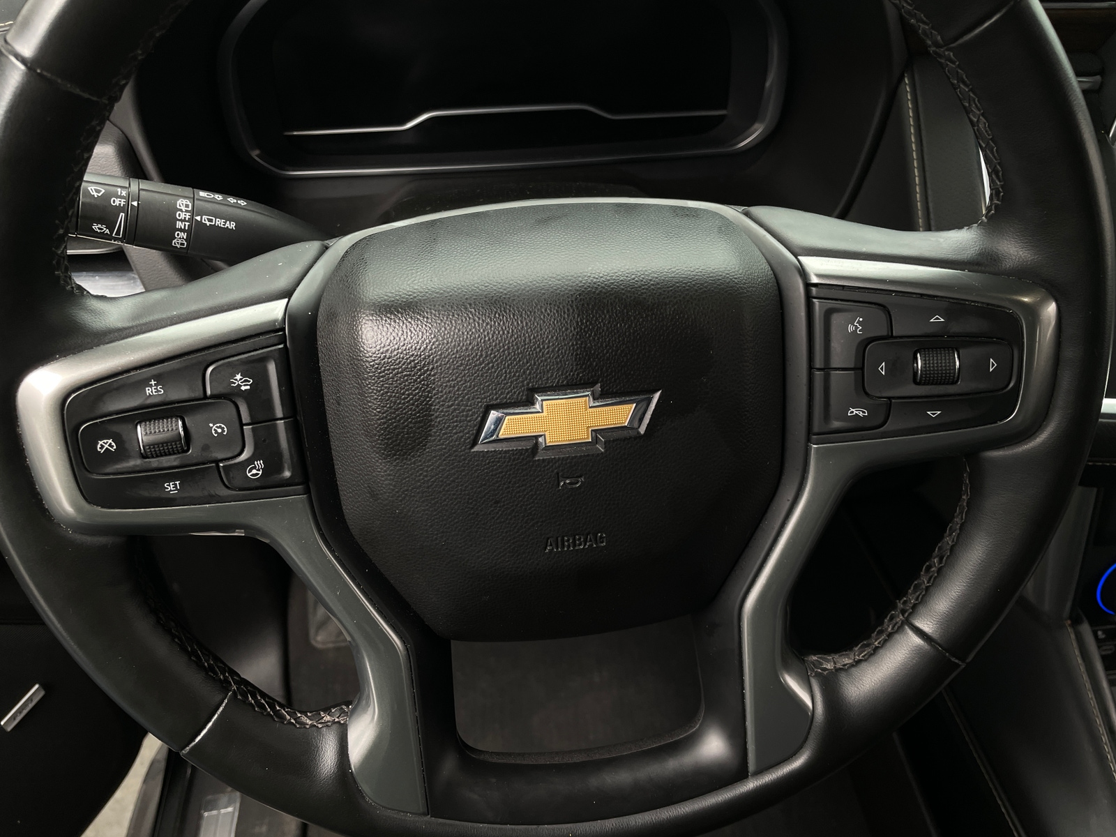 Thumbnail: 2023 Chevrolet Suburban - 4