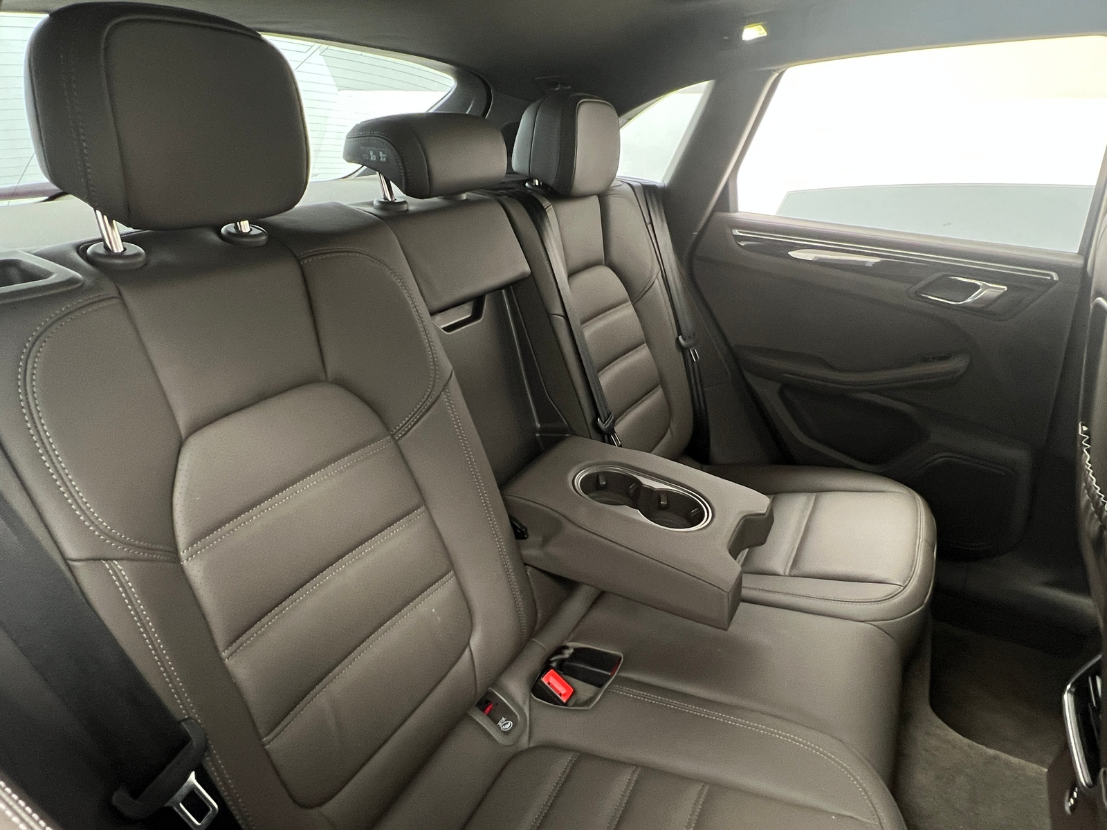 Thumbnail: 2023 Porsche Macan - 5