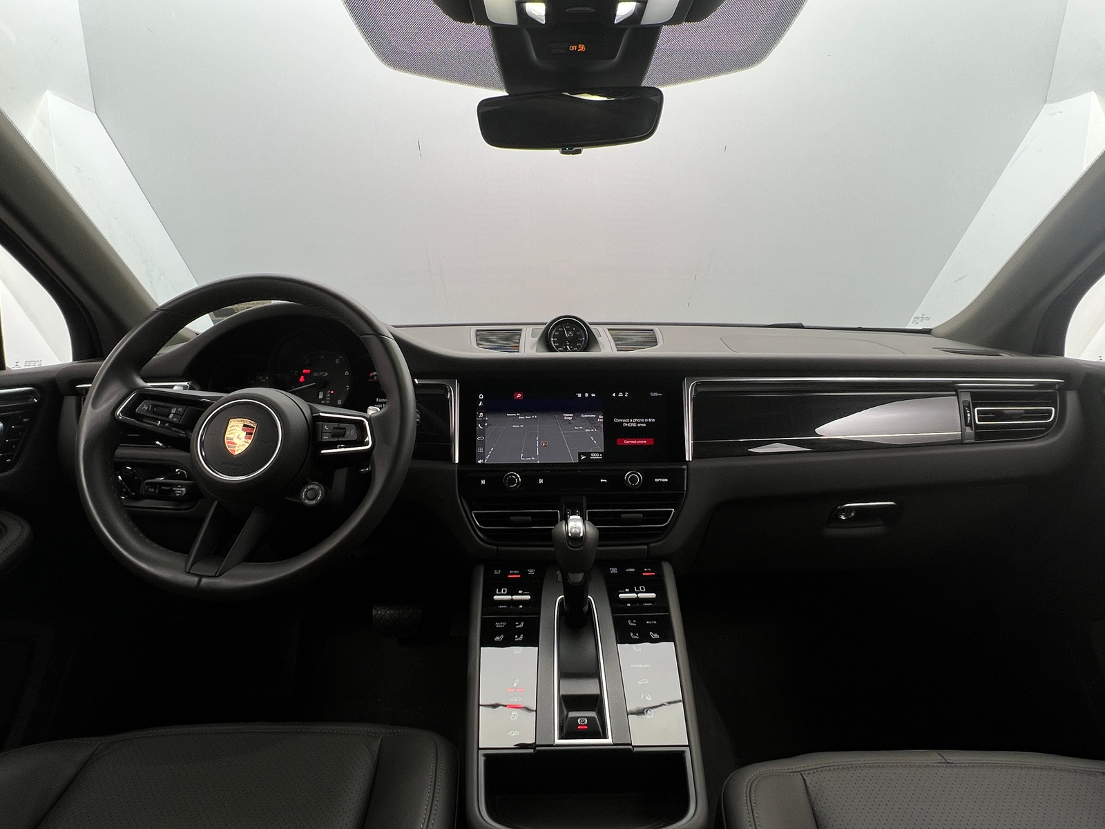 Thumbnail: 2023 Porsche Macan - 2