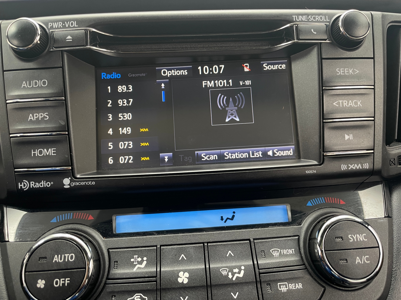 Thumbnail: 2018 Toyota RAV4 - 3