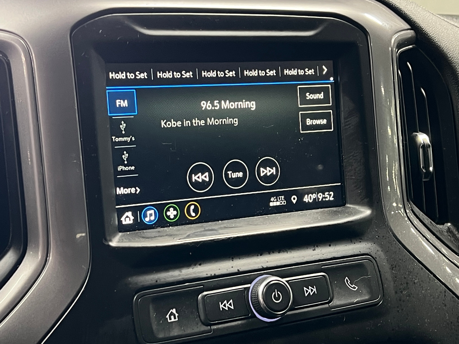 Thumbnail: 2019 Chevrolet Silverado 1500 - 4