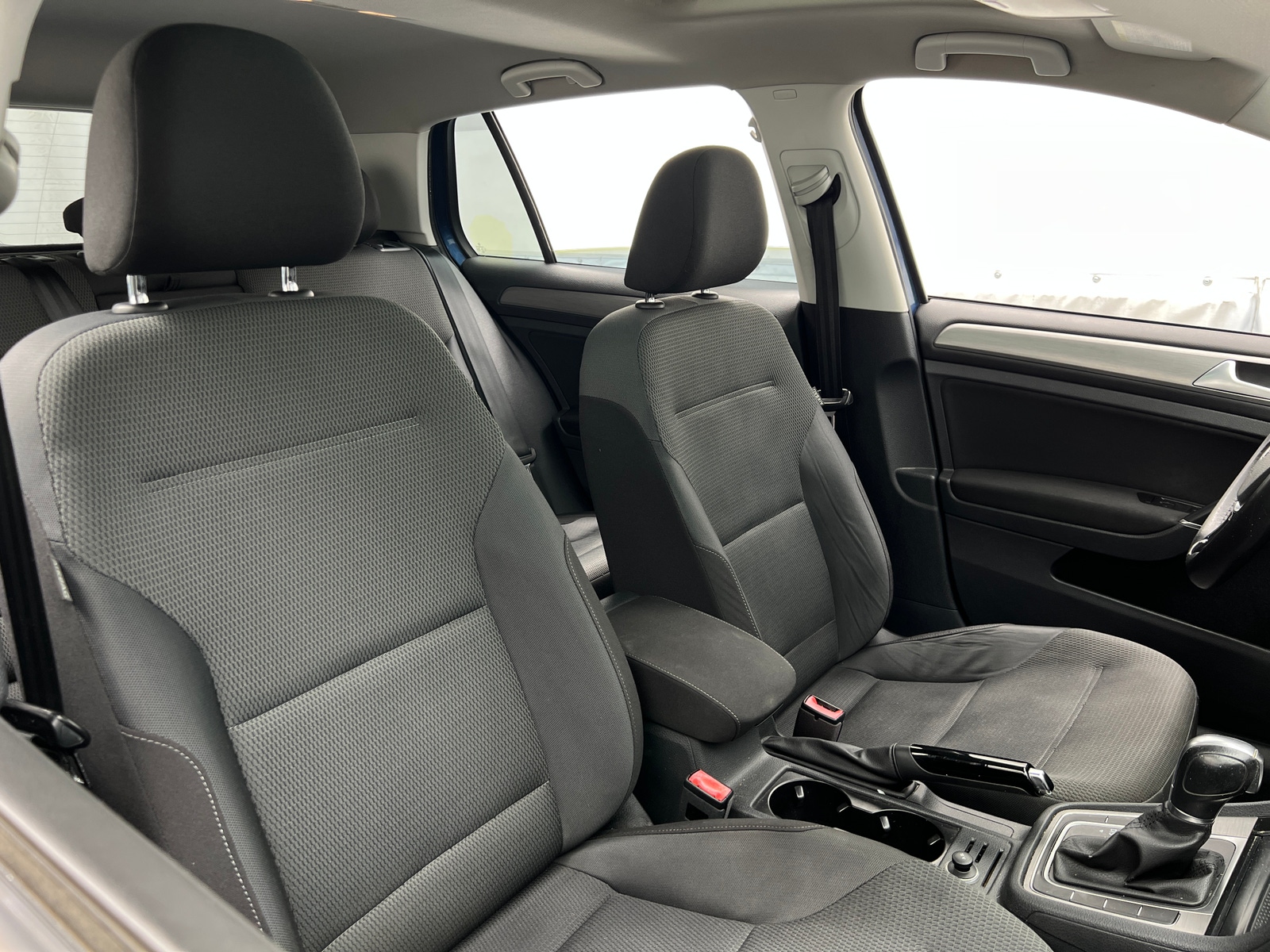 Thumbnail: 2016 Volkswagen Golf - 2