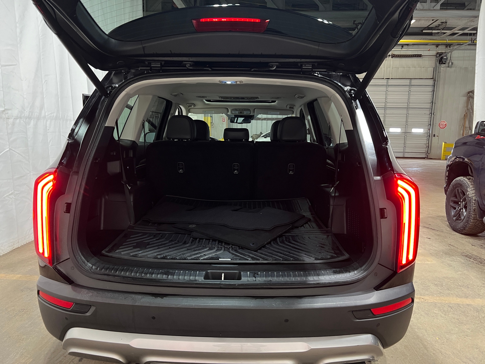 Thumbnail: 2020 Kia Telluride - 6