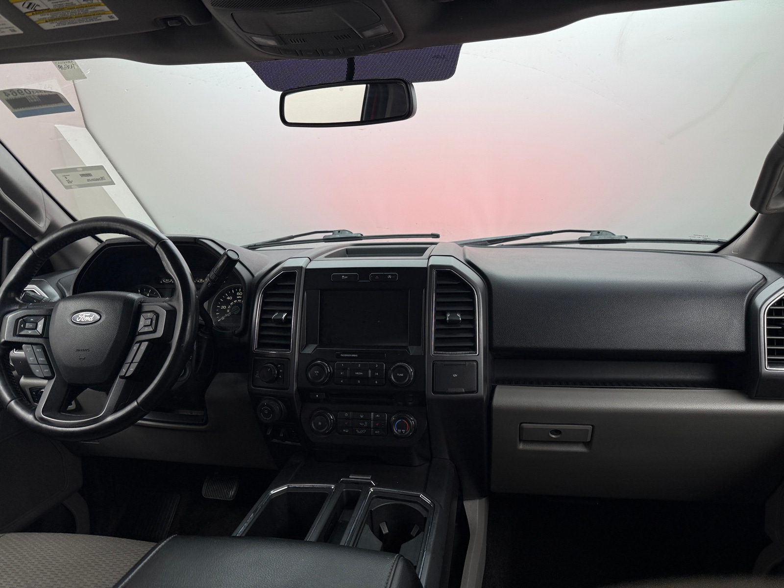 Thumbnail: 2018 Ford Econoline - 3