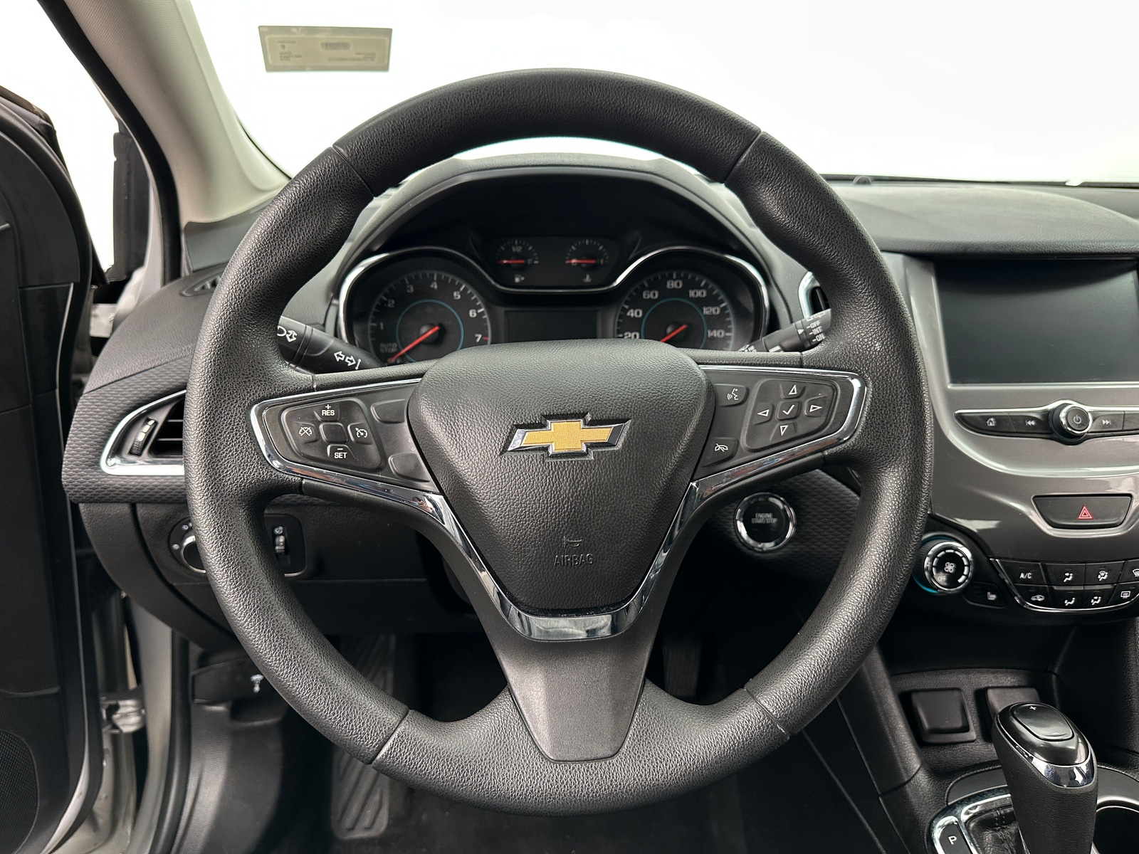 Thumbnail: 2018 Chevrolet Cruze - 5