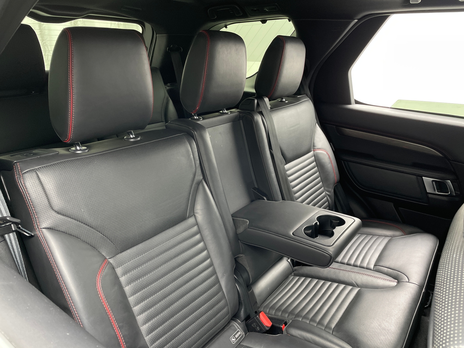 Thumbnail: 2017 Land Rover Discovery - 5