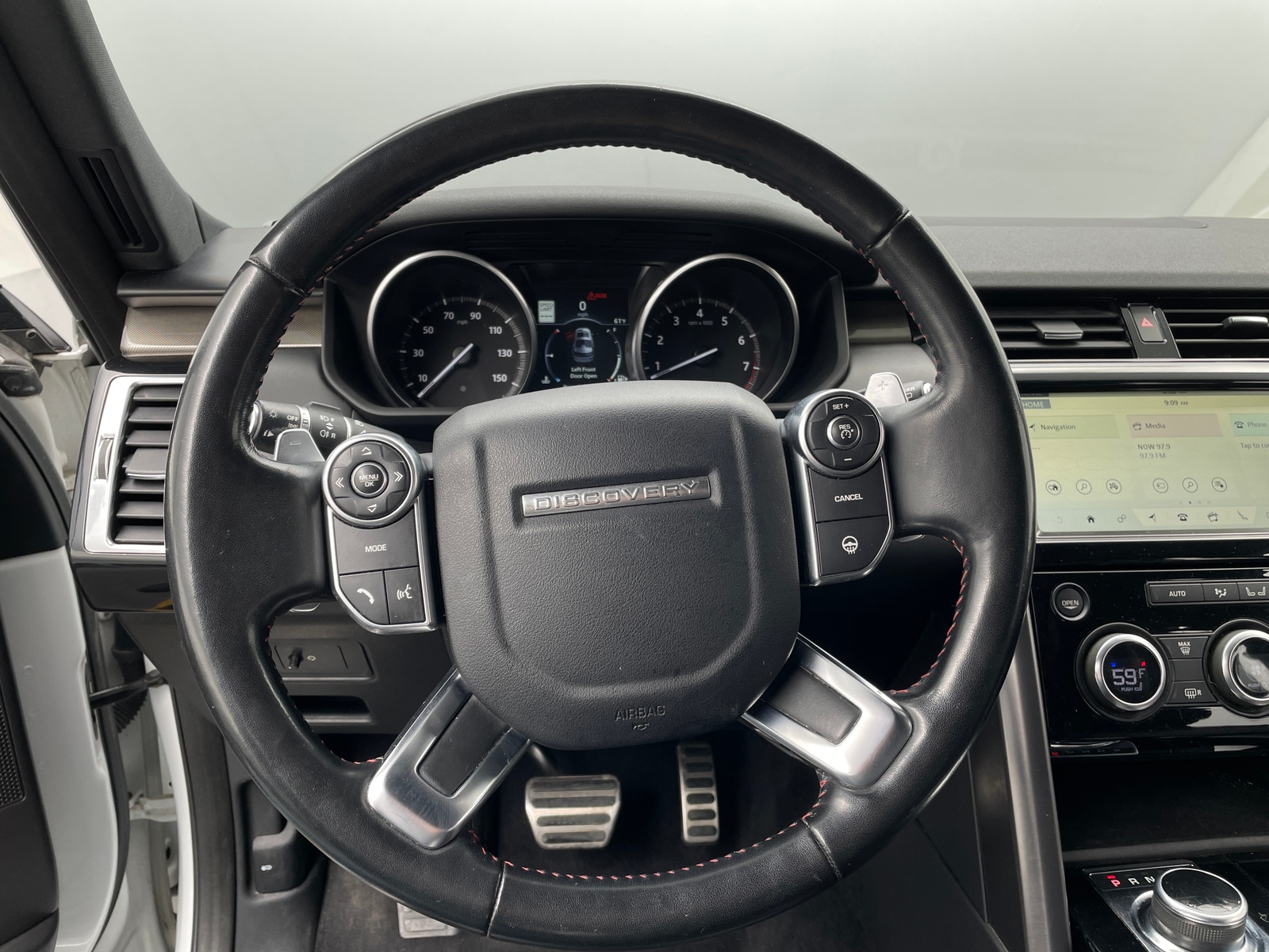 Thumbnail: 2017 Land Rover Discovery - 4