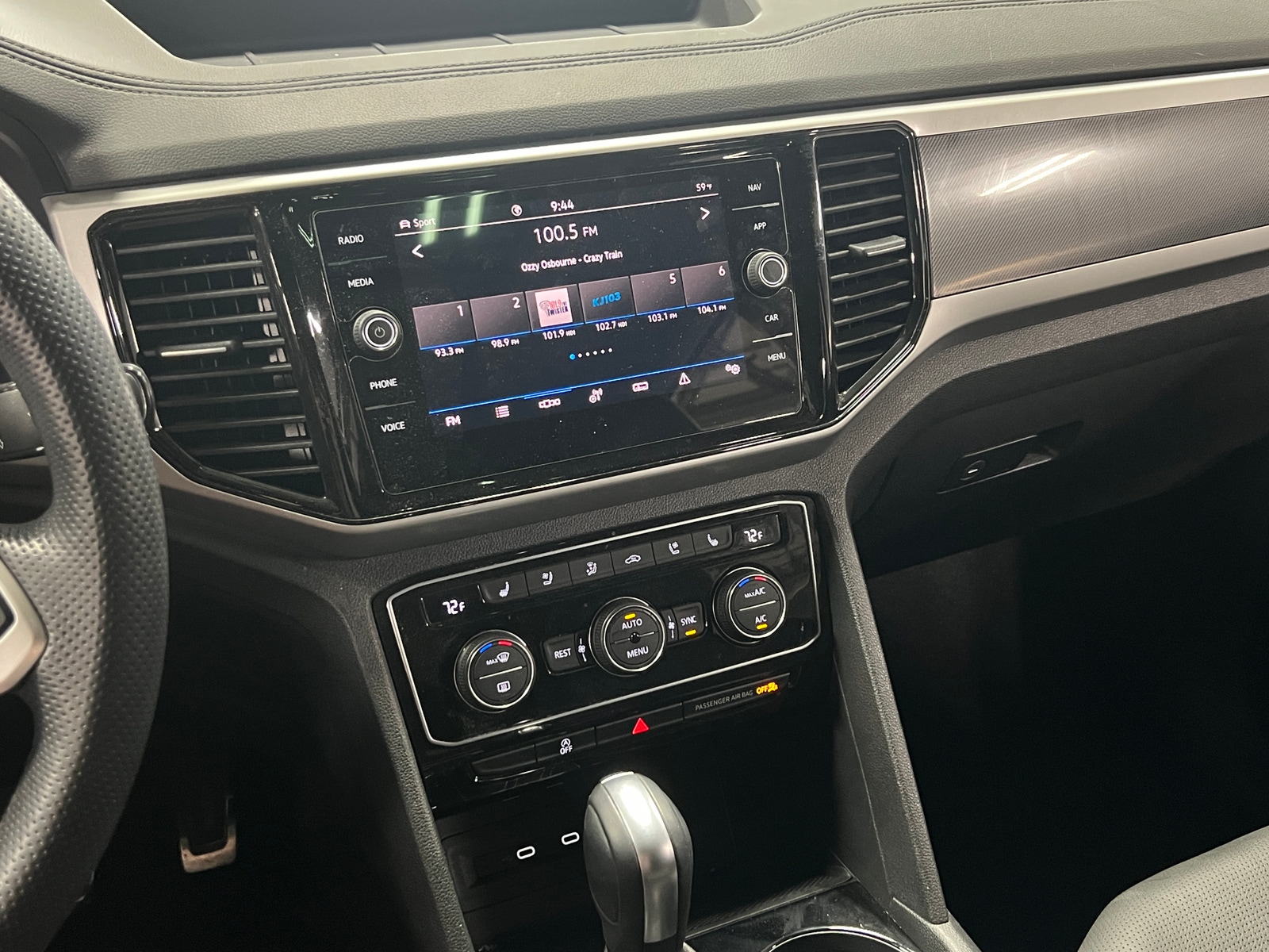 Thumbnail: 2023 Volkswagen Atlas - 3