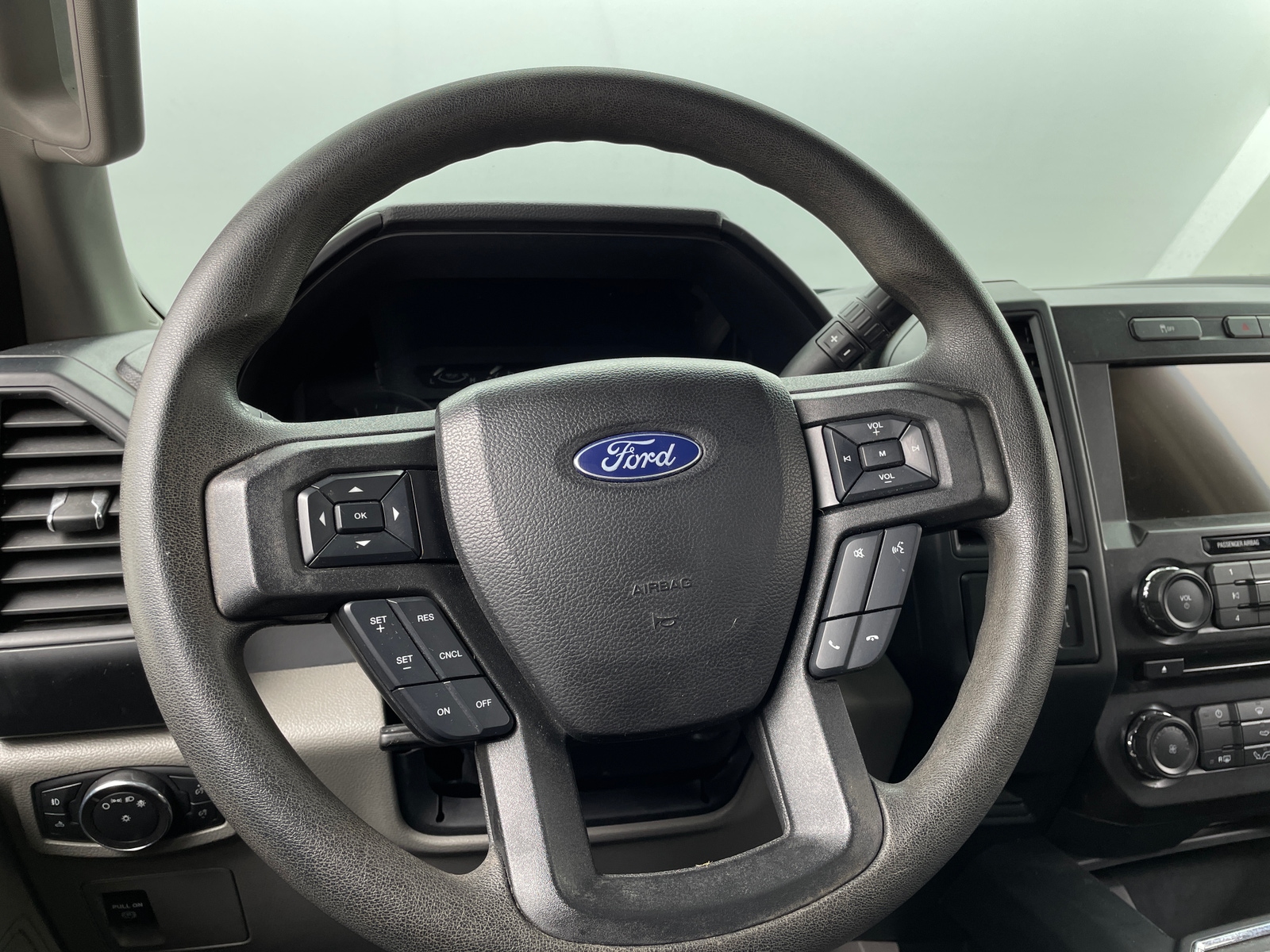 Thumbnail: 2018 Ford Econoline - 5