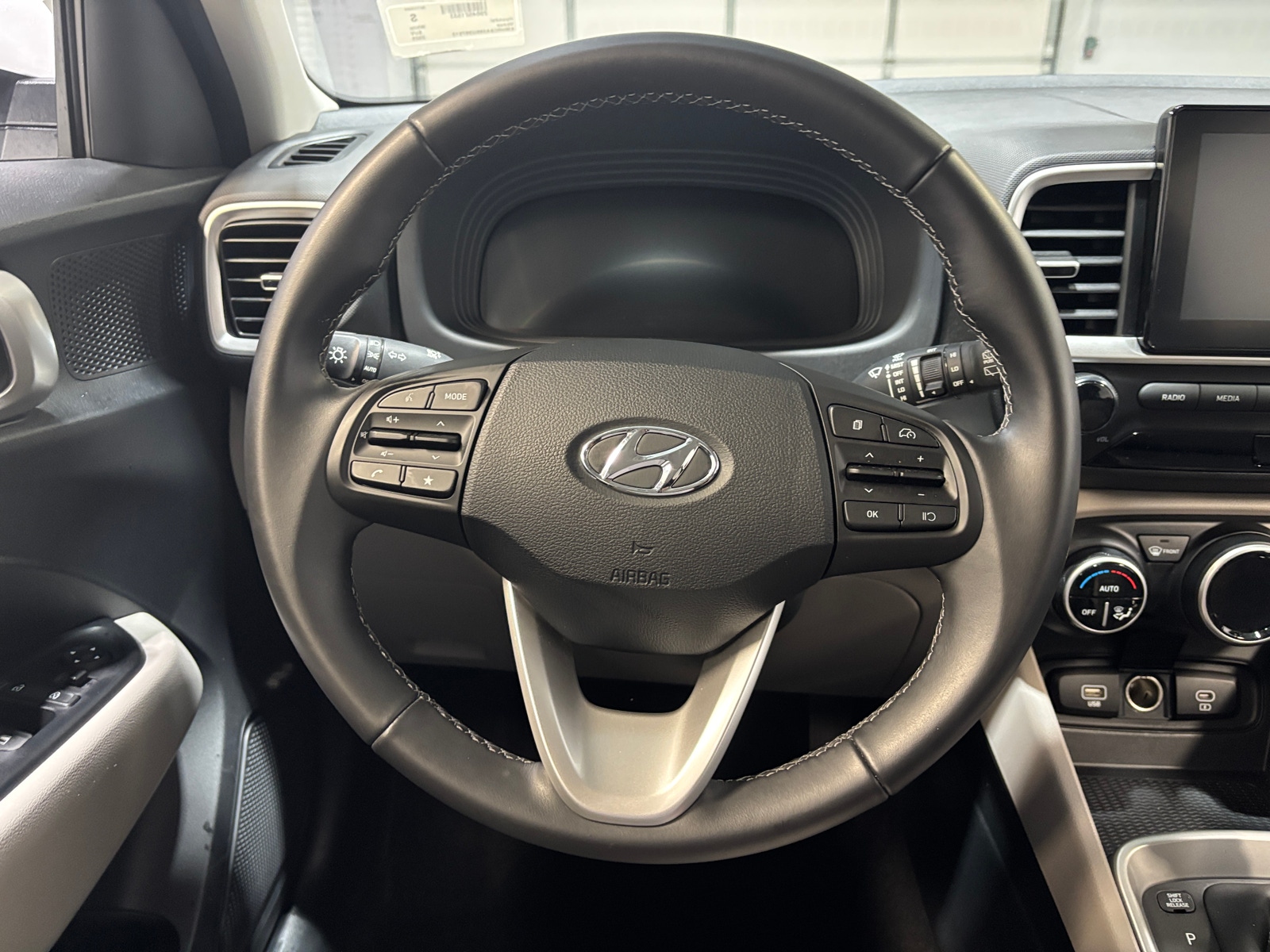 Thumbnail: 2025 Hyundai Venue - 5