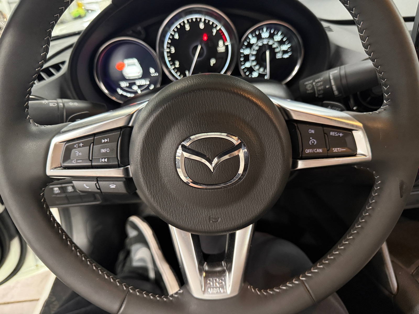 Thumbnail: 2021 Mazda MX-5 Miata - 5