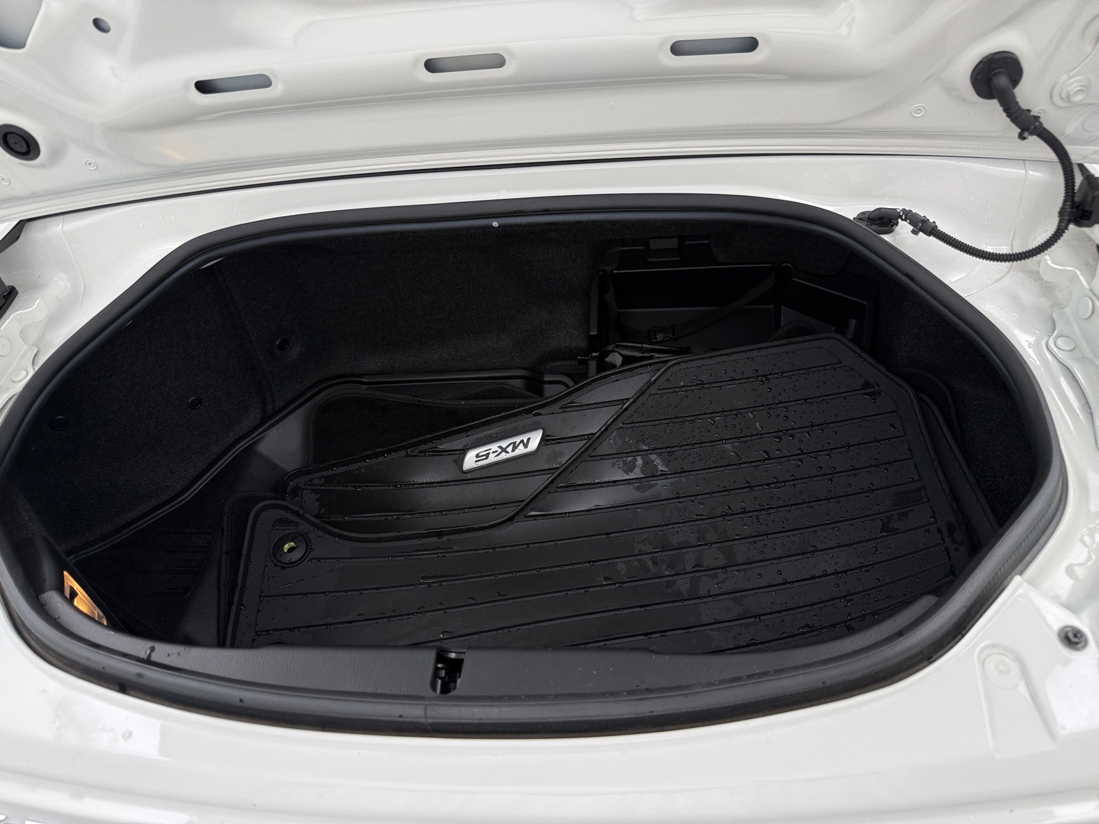 Thumbnail: 2021 Mazda MX-5 Miata - 6