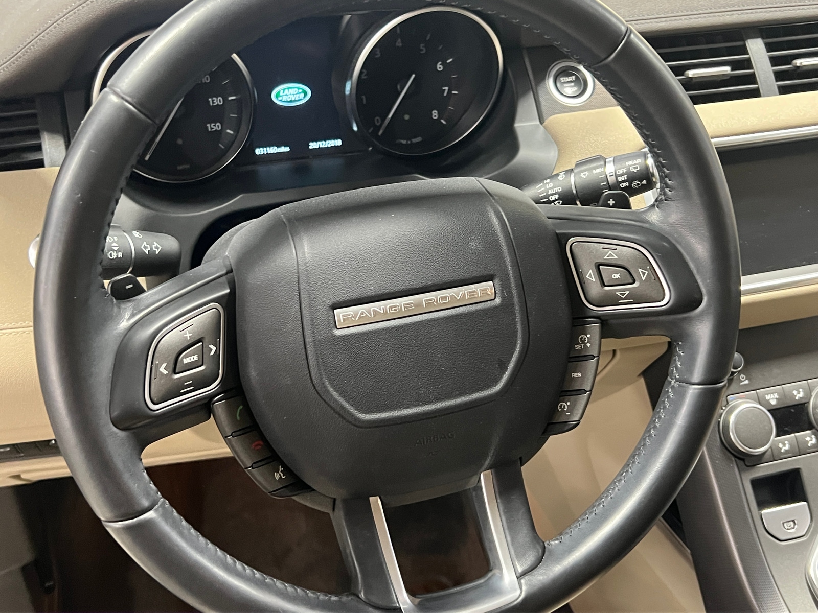 Thumbnail: 2019 Land Rover Range Rover Evoque - 4