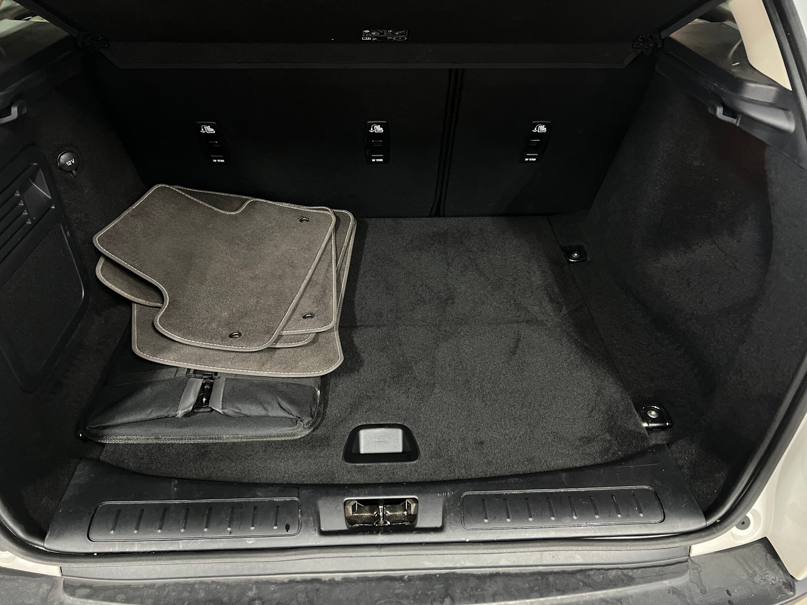 Thumbnail: 2019 Land Rover Range Rover Evoque - 6