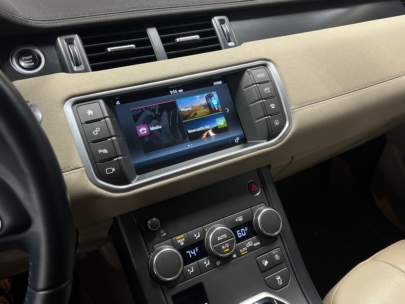 Thumbnail: 2019 Land Rover Range Rover Evoque - 3