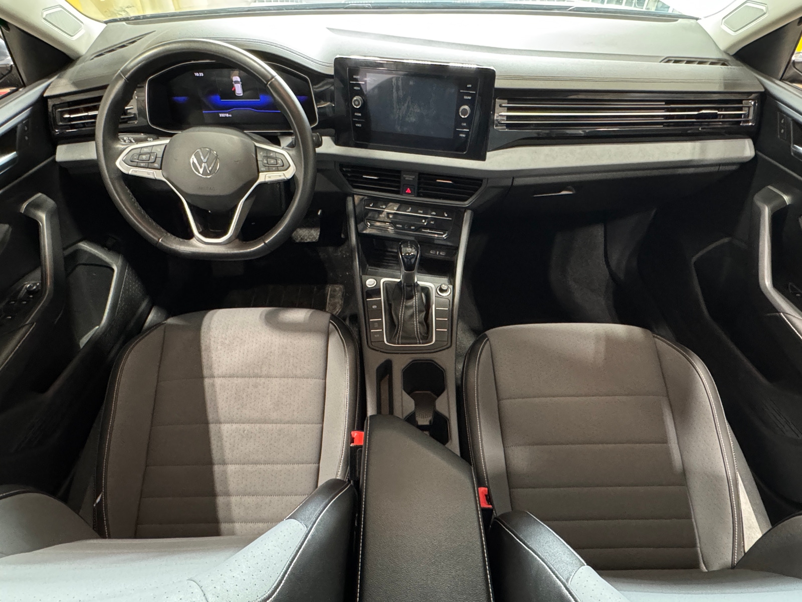 Thumbnail: 2025 Volkswagen Jetta - 2