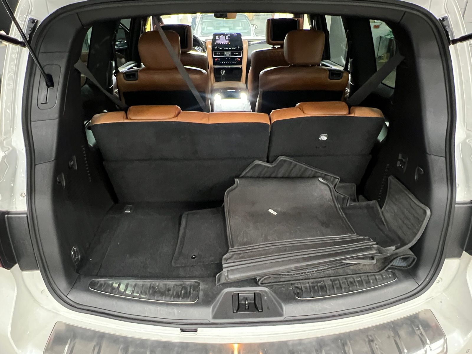 Thumbnail: 2022 INFINITI QX80 - 6