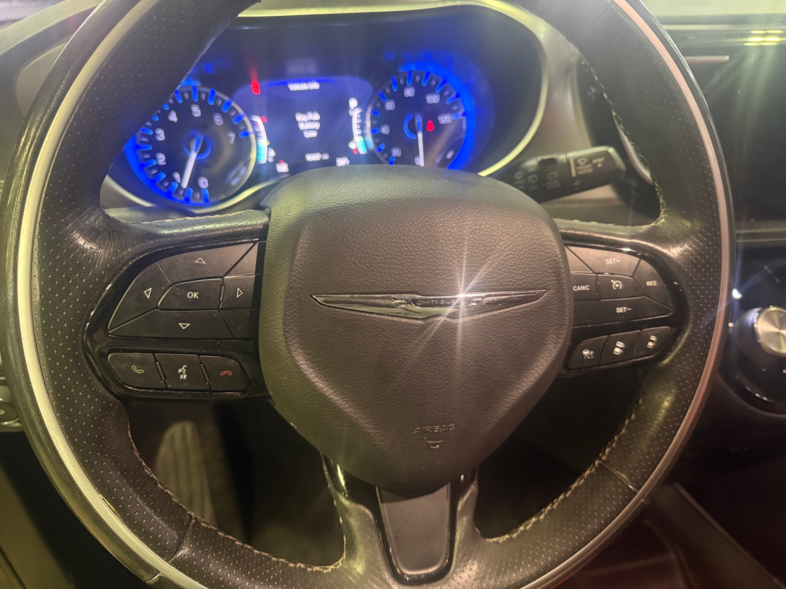 Thumbnail: 2020 Chrysler Pacifica - 4