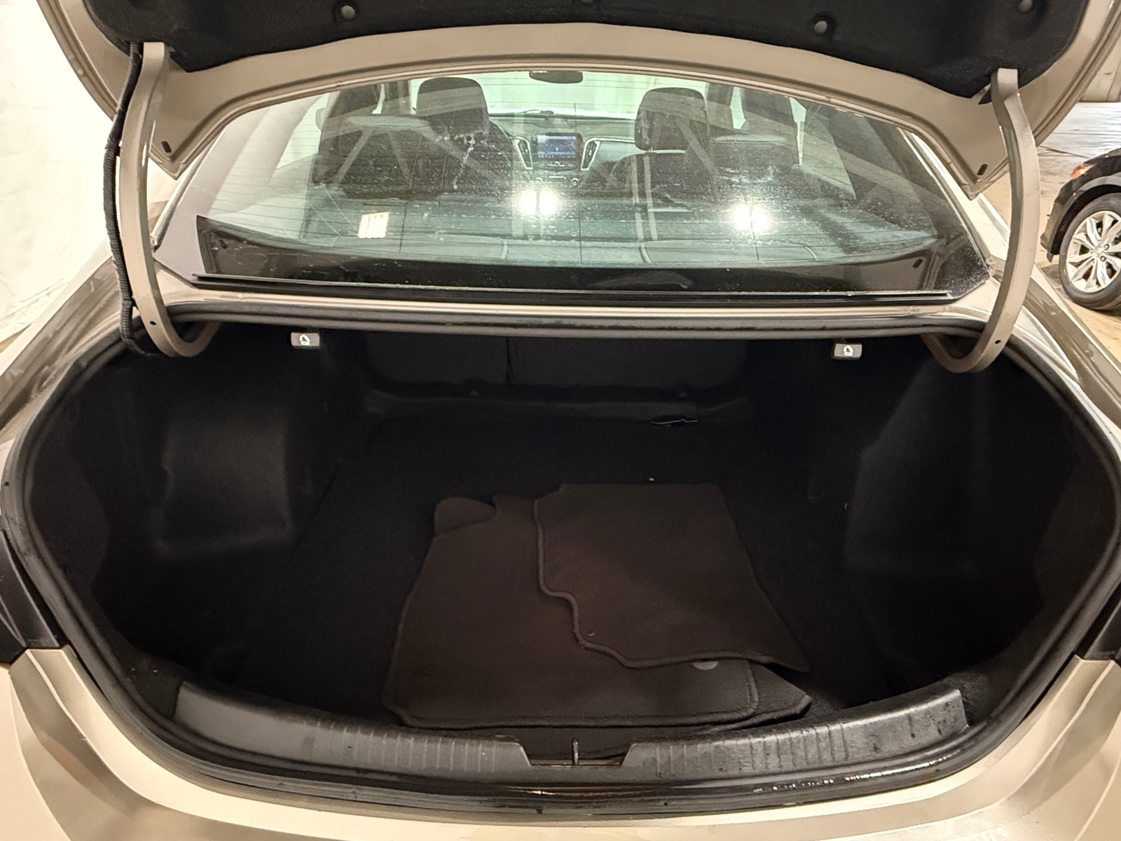 Thumbnail: 2024 Chevrolet Malibu - 6