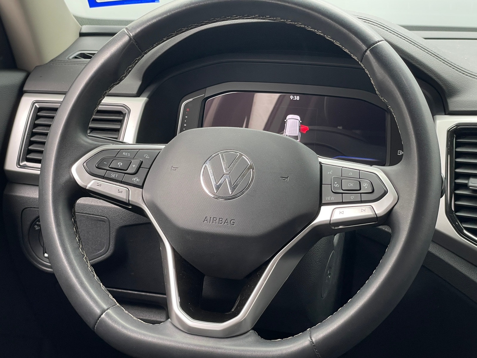 Thumbnail: 2022 Volkswagen Atlas - 4