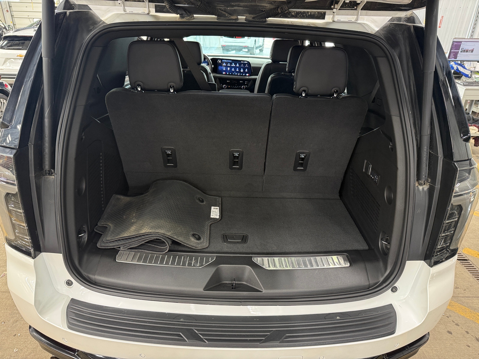 Thumbnail: 2025 Chevrolet Tahoe - 6