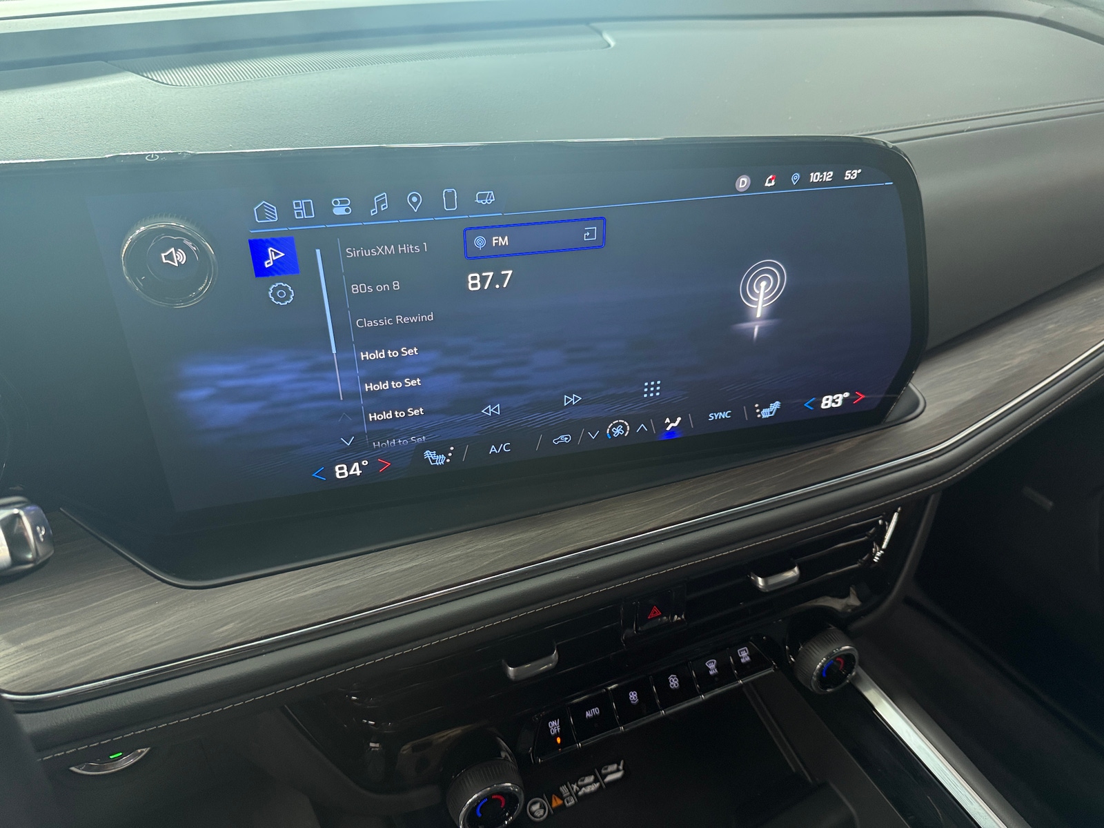 Thumbnail: 2025 Chevrolet Tahoe - 3