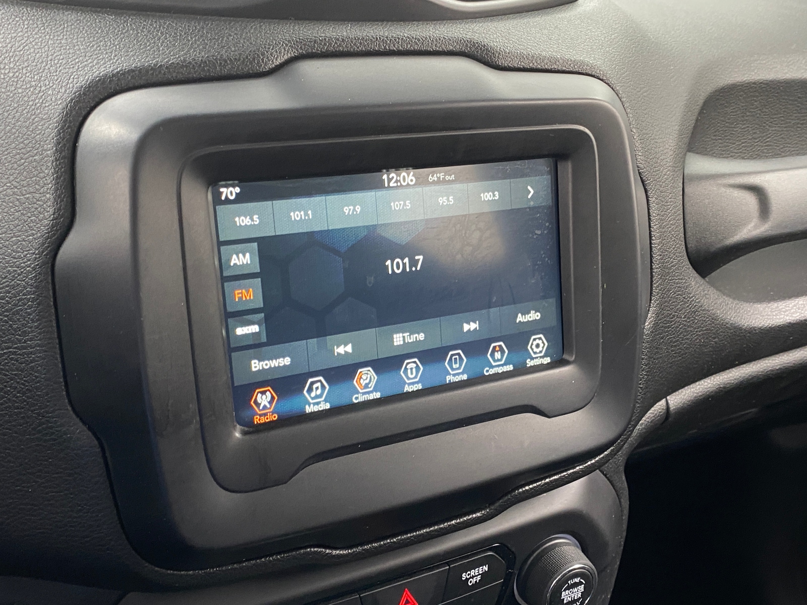 Thumbnail: 2018 Jeep Renegade - 4