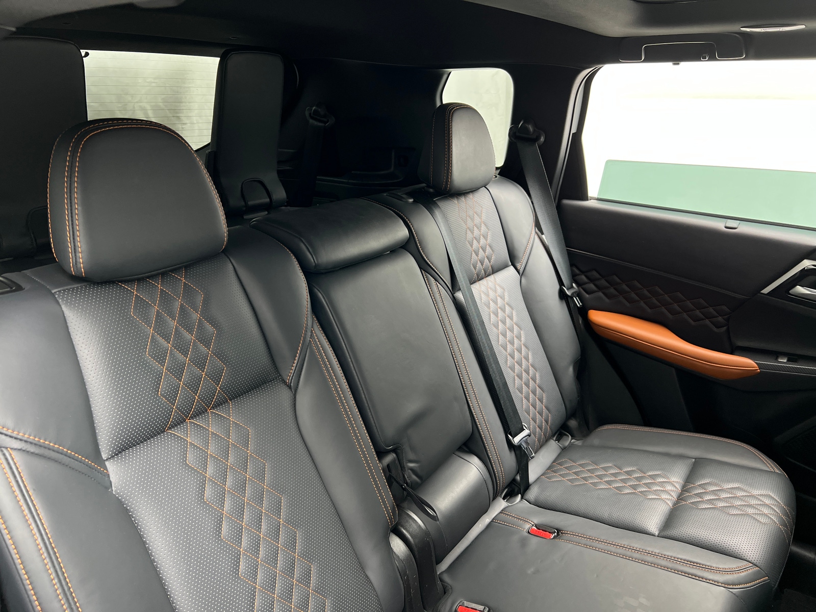 Thumbnail: 2023 Mitsubishi Outlander - 5