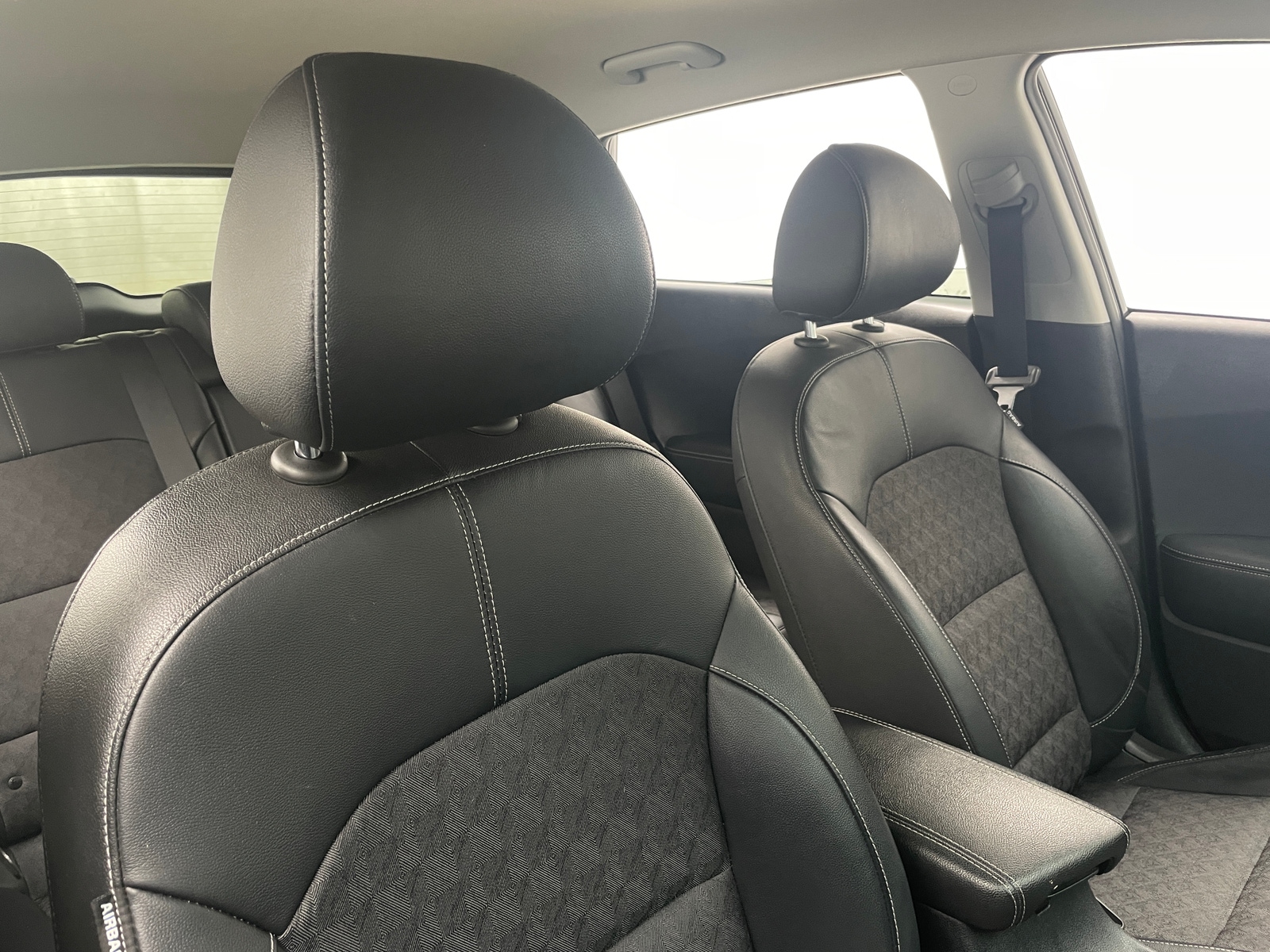 Thumbnail: 2020 Kia Niro - 2