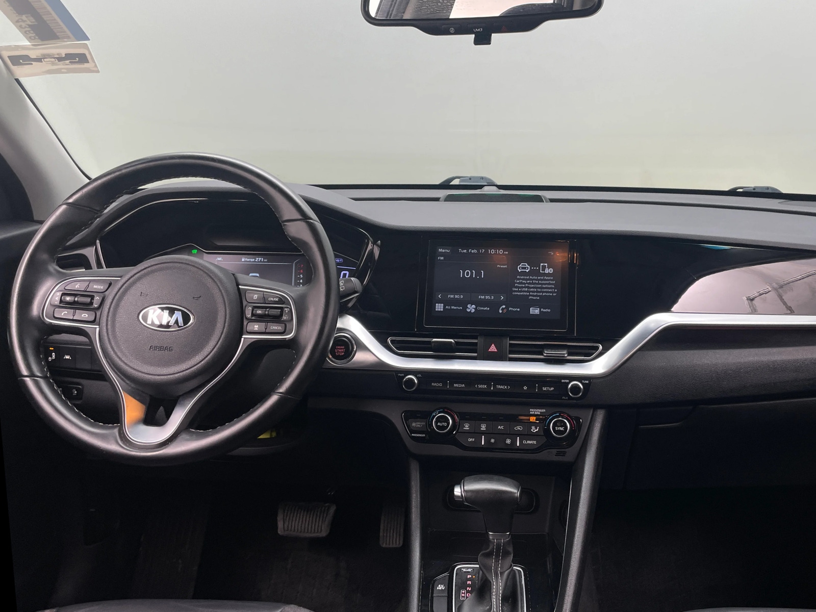 Thumbnail: 2020 Kia Niro - 3