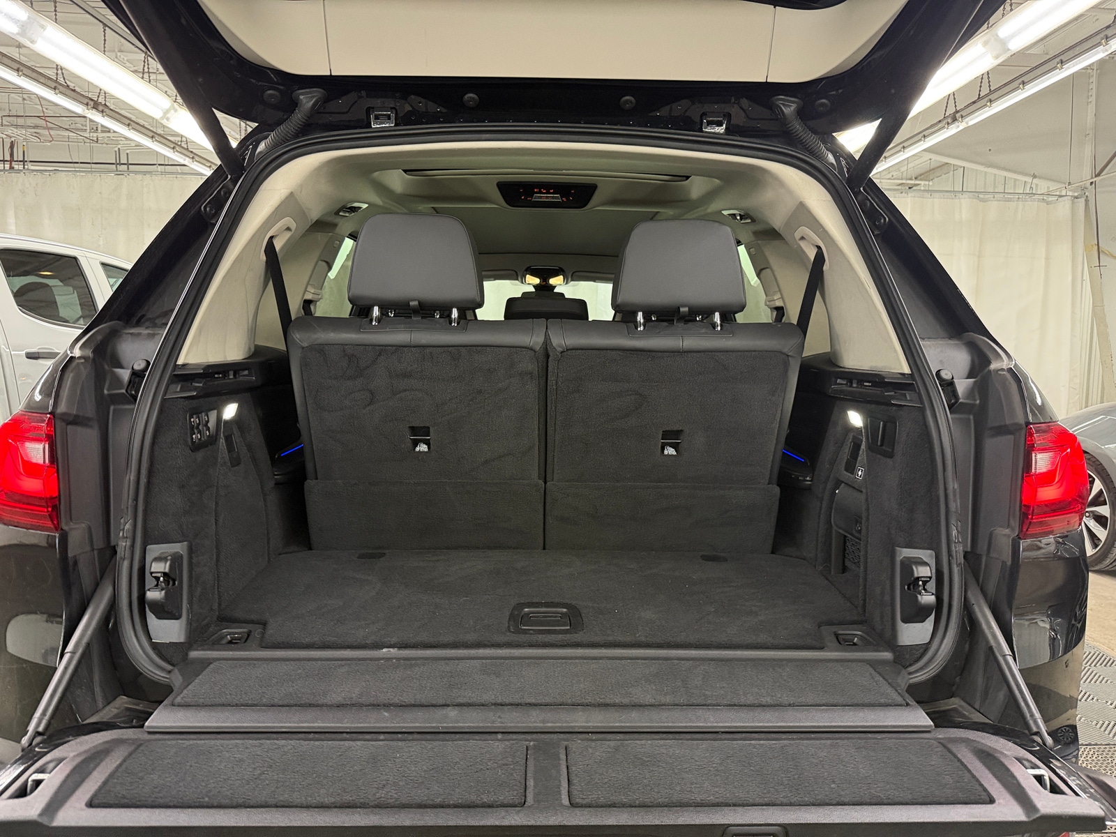 Thumbnail: 2021 BMW X7 - 6