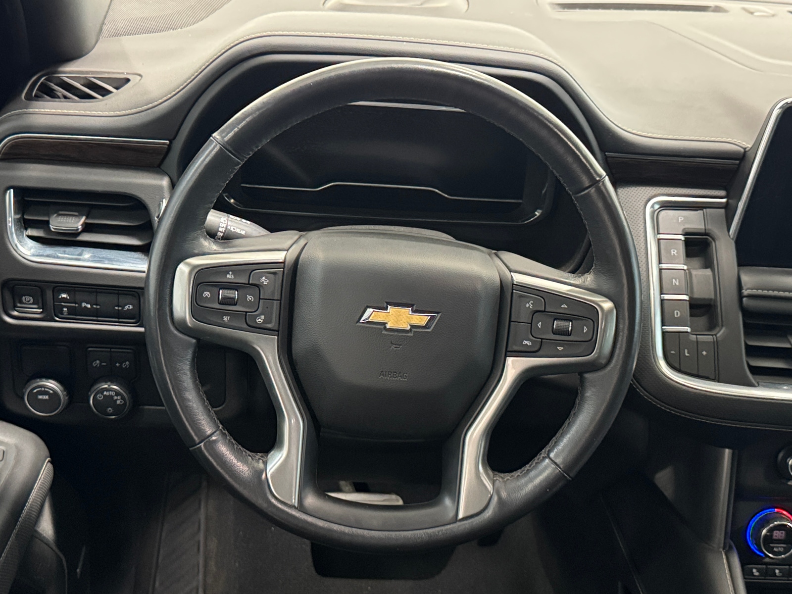 Thumbnail: 2022 Chevrolet Suburban - 4