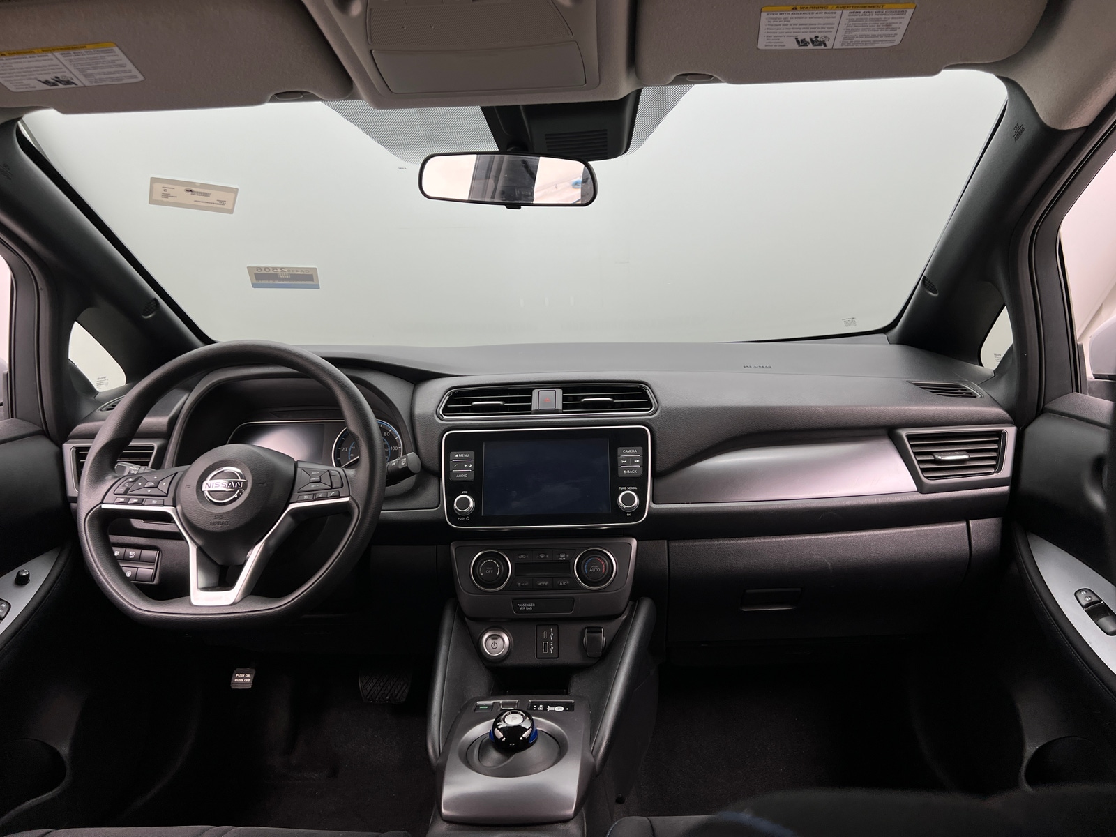 Thumbnail: 2022 Nissan Leaf - 3