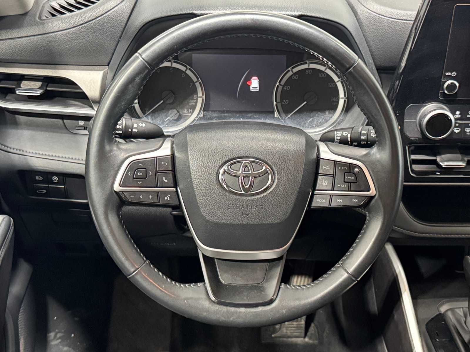 Thumbnail: 2023 Toyota Highlander - 5