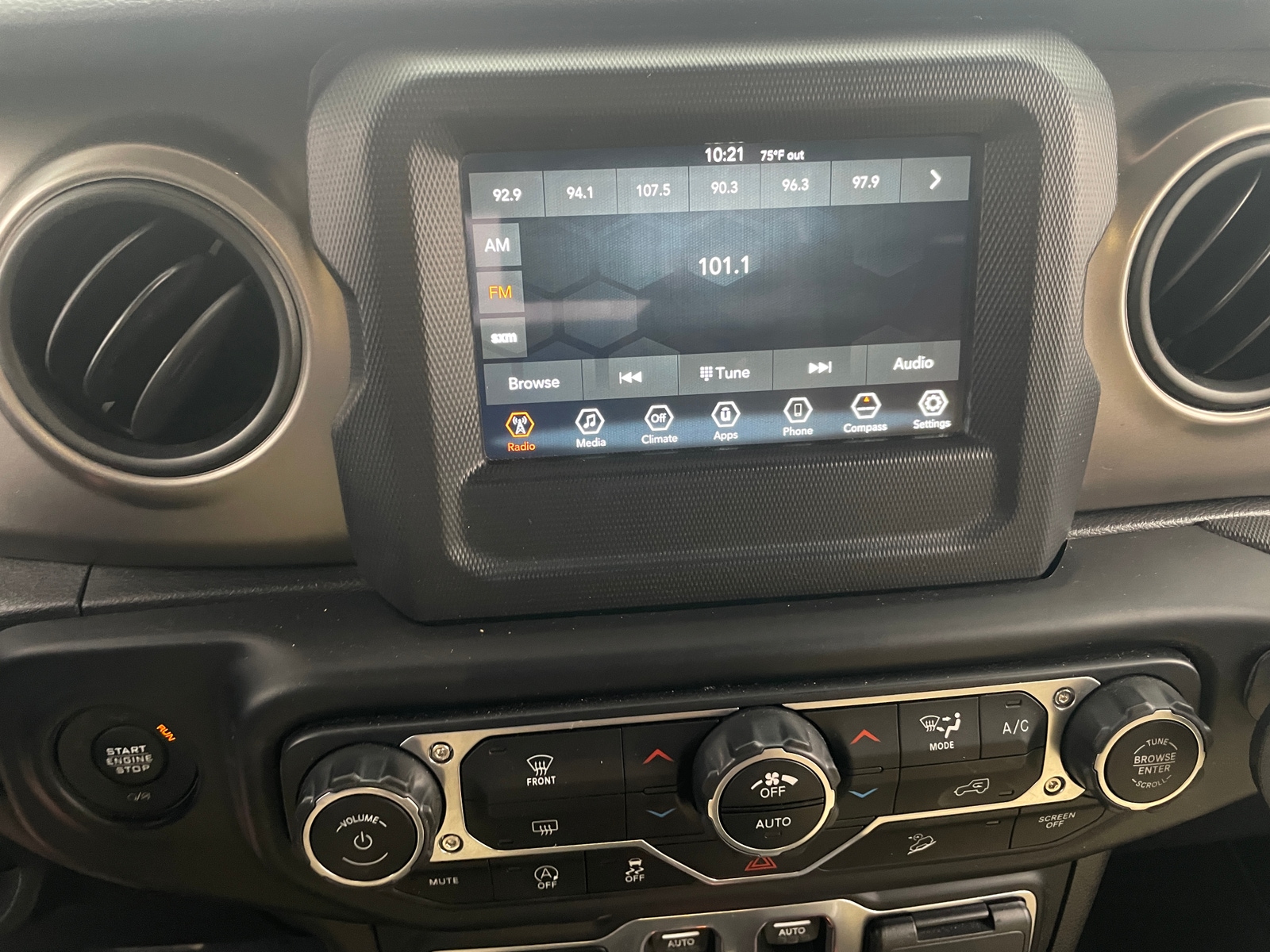 Thumbnail: 2019 Jeep Wrangler - 4