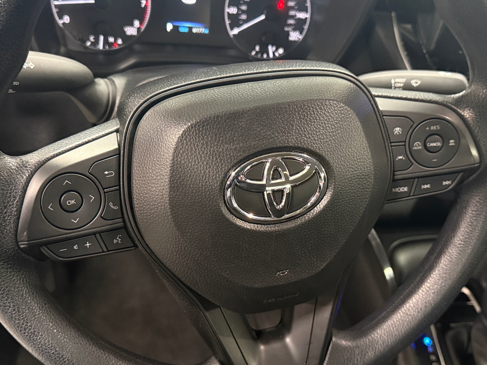 Thumbnail: 2025 Toyota Corolla - 5