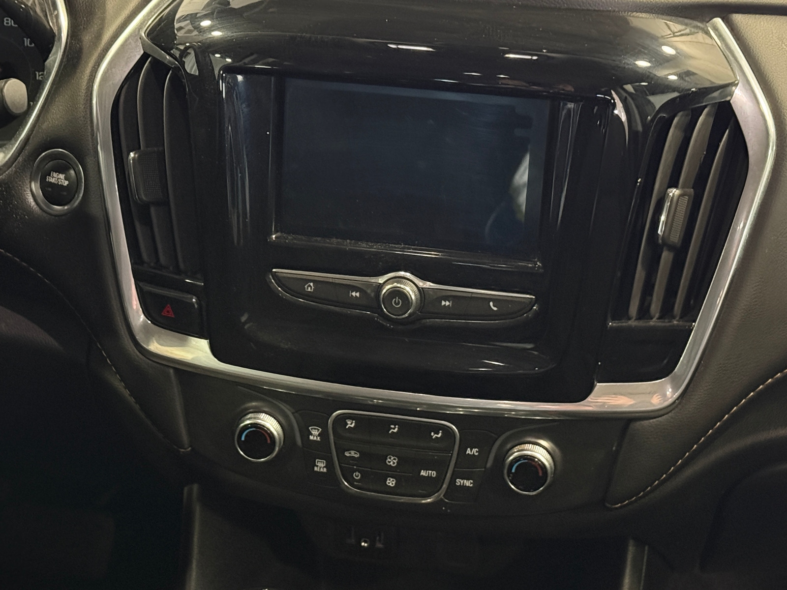 Thumbnail: 2020 Chevrolet Traverse - 4