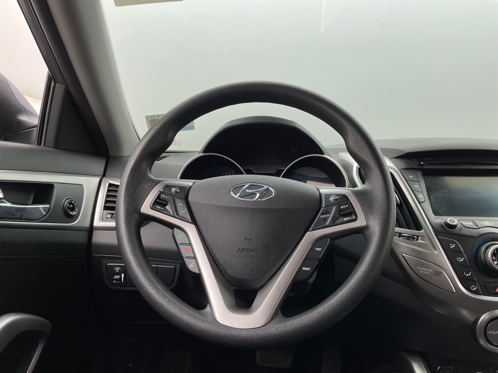 Thumbnail: 2016 Hyundai Veloster - 5