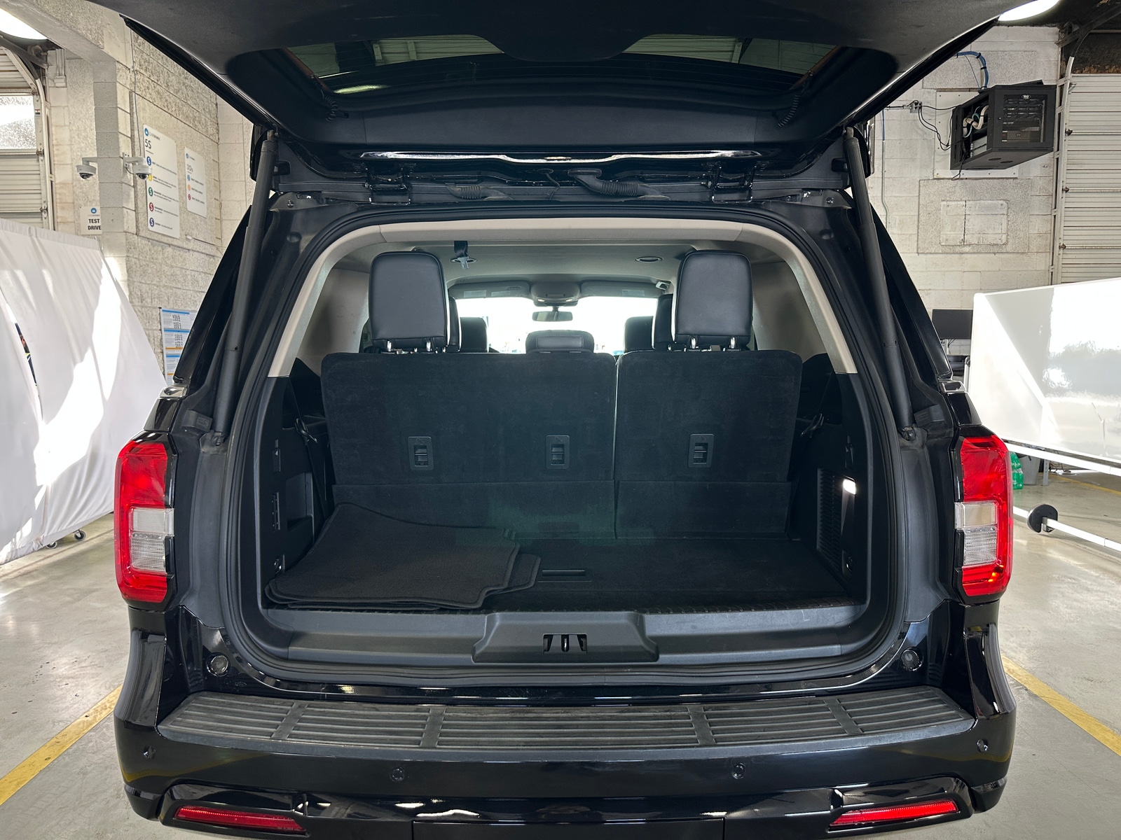 Thumbnail: 2023 Ford Expedition - 7