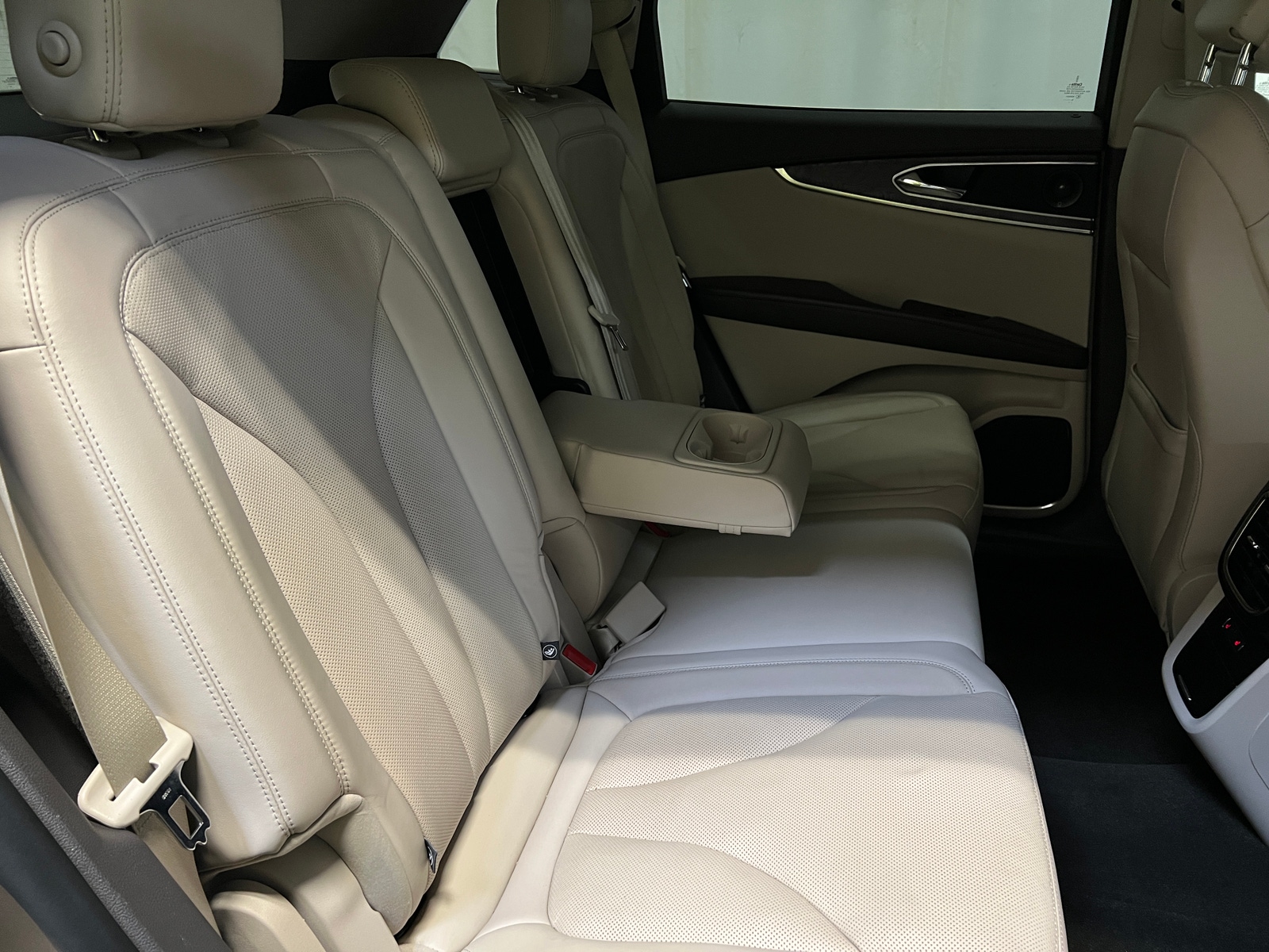 Thumbnail: 2020 Lincoln Nautilus - 5