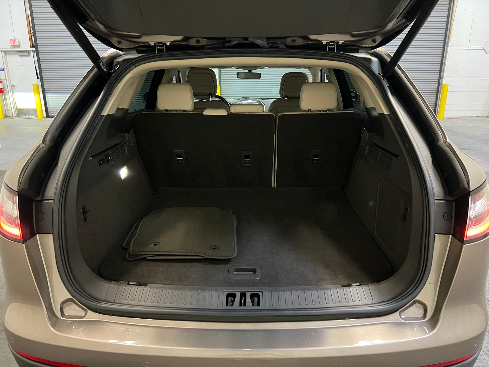 Thumbnail: 2020 Lincoln Nautilus - 6