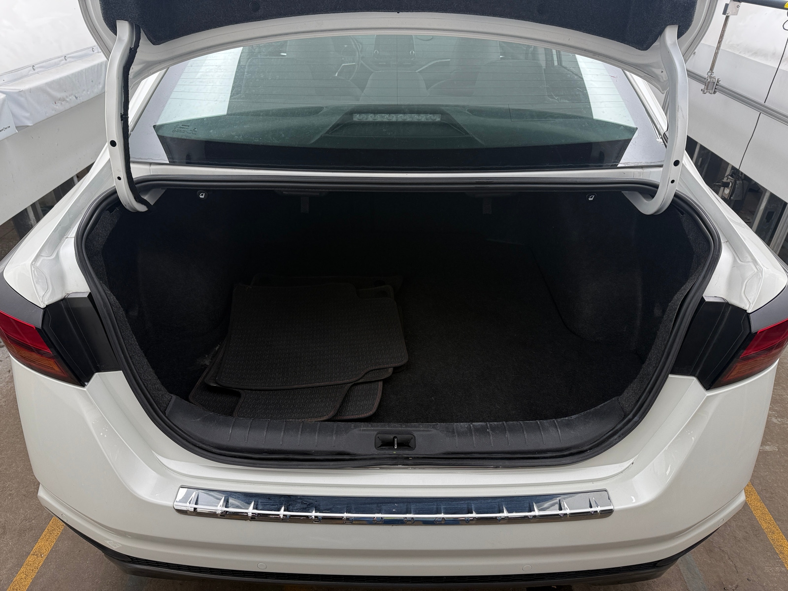 Thumbnail: 2020 Nissan Altima - 7