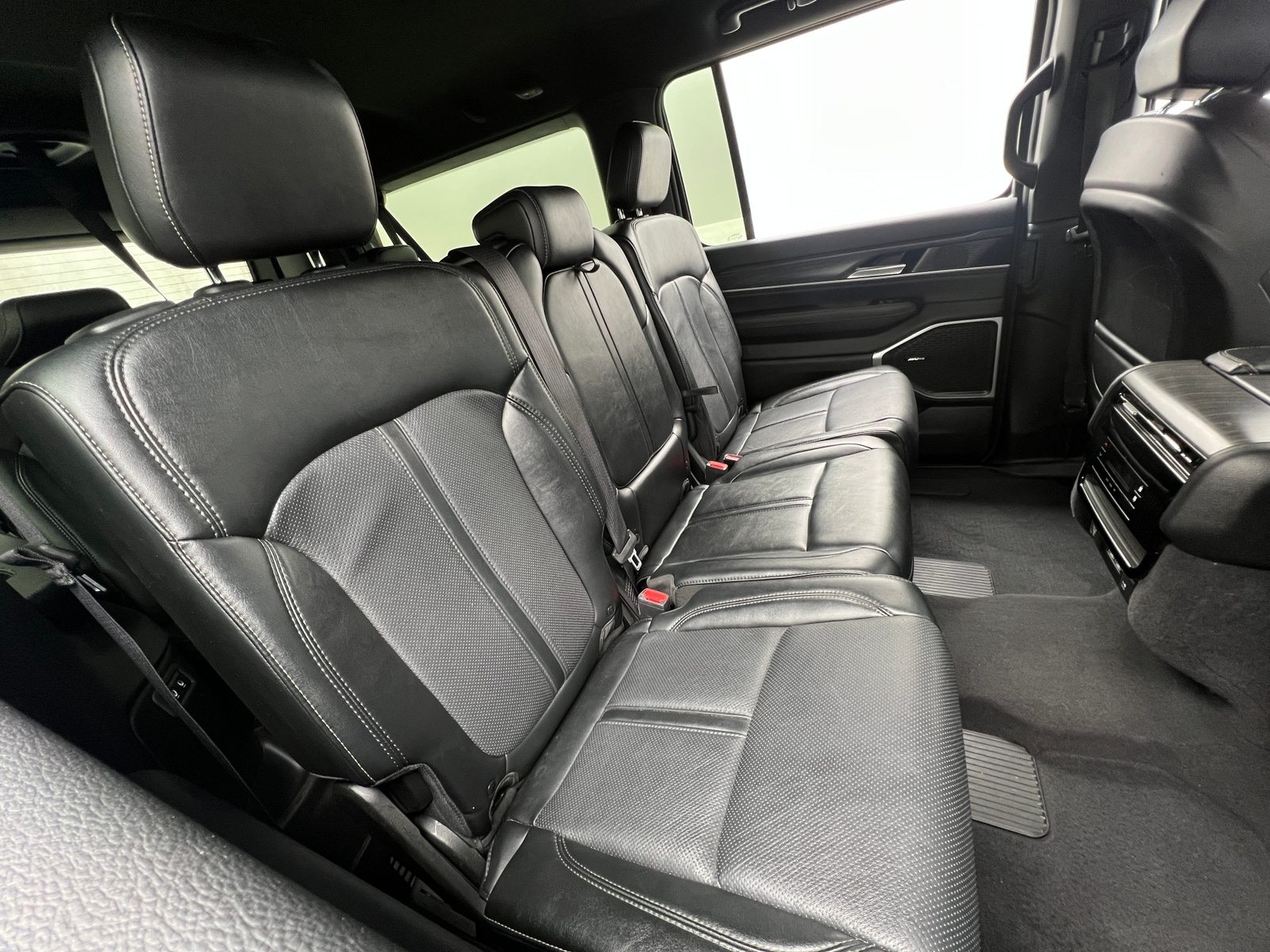 Thumbnail: 2024 Jeep Wagoneer - 5